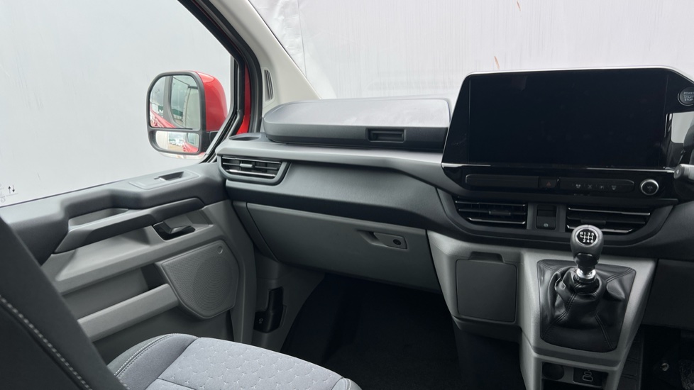 Ford Tourneo Custom 320 L1 Diesel Fwd 2.0 EcoBlue 150ps H1 Titanium 8 seater - Image 14