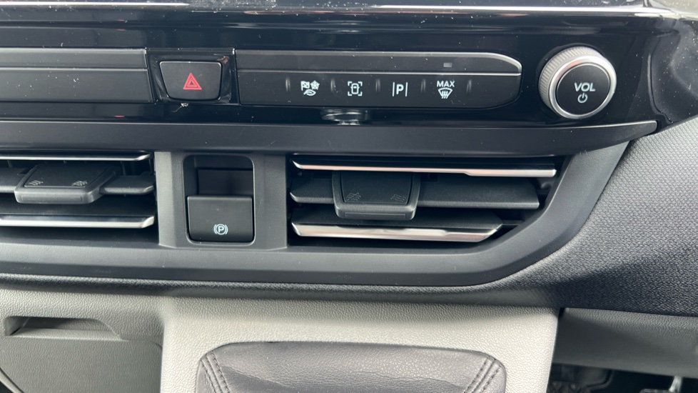 Ford Tourneo Custom 320 L1 Diesel Fwd 2.0 EcoBlue 150ps H1 Titanium 8 seater - Image 29