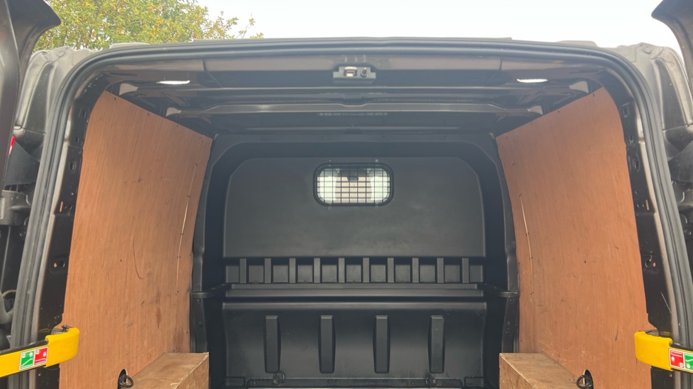 Ford Transit Custom 300 L2 Diesel Fwd 2.0 EcoBlue 130ps Low Roof D/Cab Limited Van - Image 4