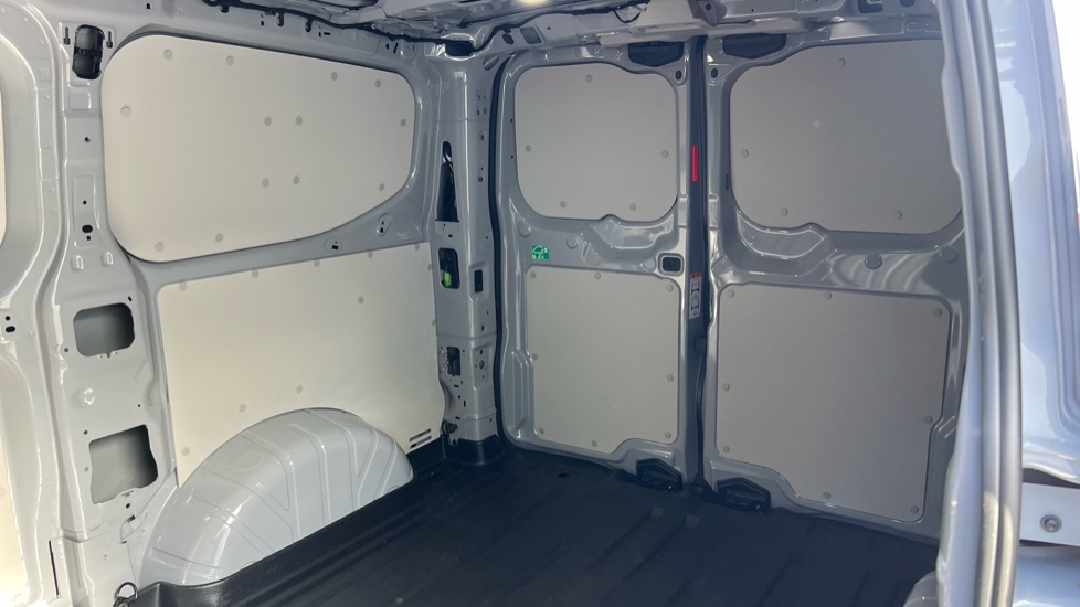 Ford Transit Custom E-320 L1 Rwd 160kW 65kWh H1 Van Limited Auto - Image 16