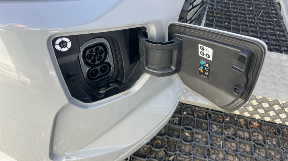 Ford Transit Custom E-320 L1 Rwd 160kW 65kWh H1 Van Limited Auto - Image 39
