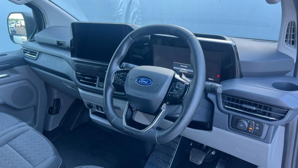 Ford Transit Custom E-320 L1 Rwd 160kW 65kWh H1 Van Limited Auto - Image 11