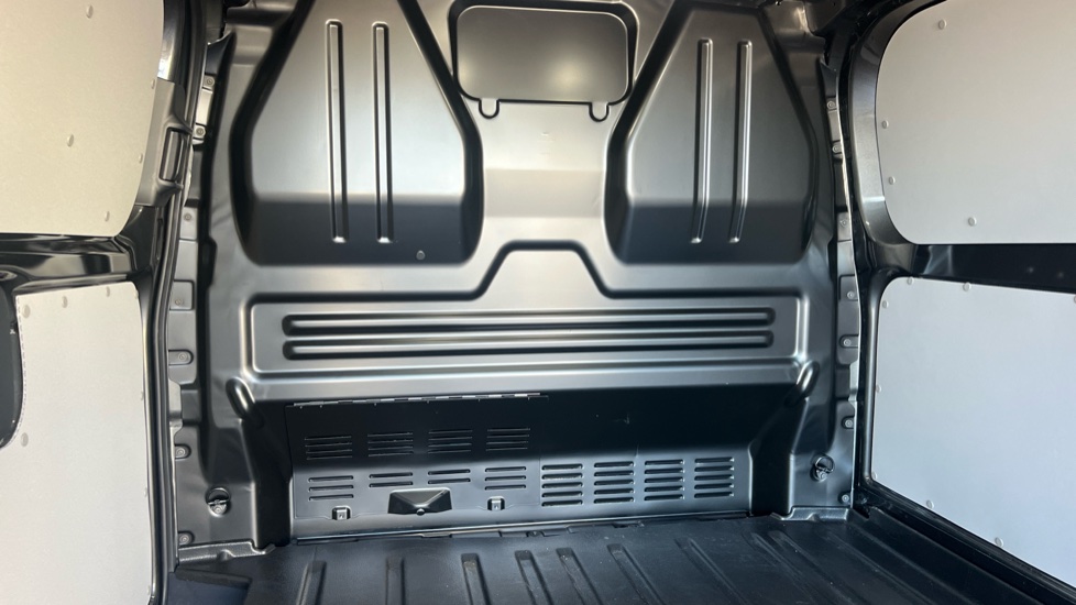 Ford Transit Custom E-320 L1 Rwd 160kW 65kWh H1 Van Limited Auto - Image 23