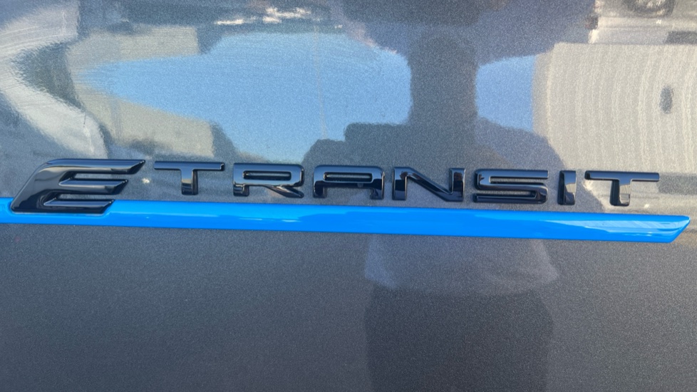 Ford Transit Custom E-320 L1 Rwd 160kW 65kWh H1 Van Limited Auto - Image 26
