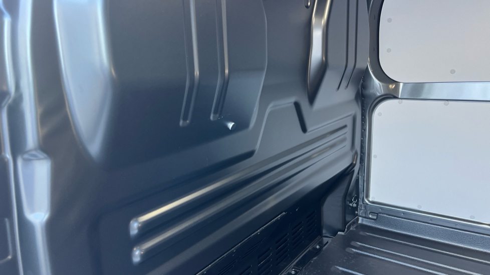 Ford Transit Custom E-320 L1 Rwd 160kW 65kWh H1 Van Limited Auto - Image 29