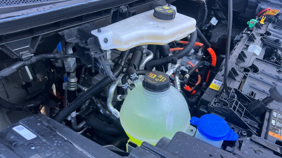 Ford Transit Custom E-320 L1 Rwd 160kW 65kWh H1 Van Limited Auto - Image 31