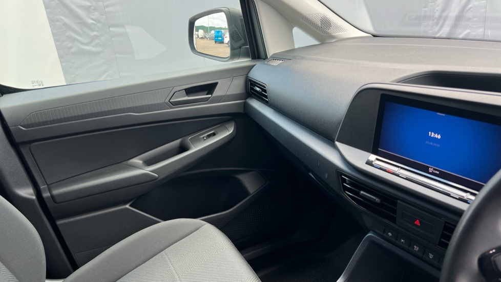 Ford Transit Connect 240 L2 Diesel 2.0 EcoBlue 122ps Trend Van Auto - Image 14
