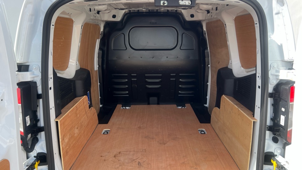 Ford Transit Courier Petrol 1.0 EcoBoost Leader Van - Image 4