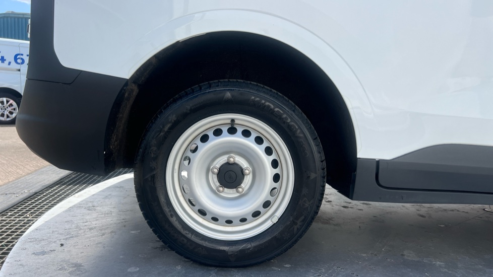 Ford Transit Courier Petrol 1.0 EcoBoost Leader Van - Image 7