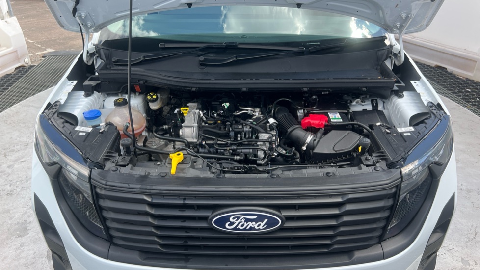 Ford Transit Courier Petrol 1.0 EcoBoost Leader Van - Image 8