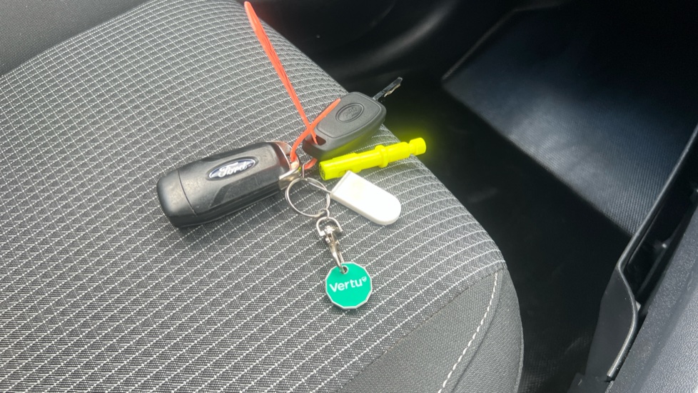 Ford Transit Courier Petrol 1.0 EcoBoost Leader Van - Image 20
