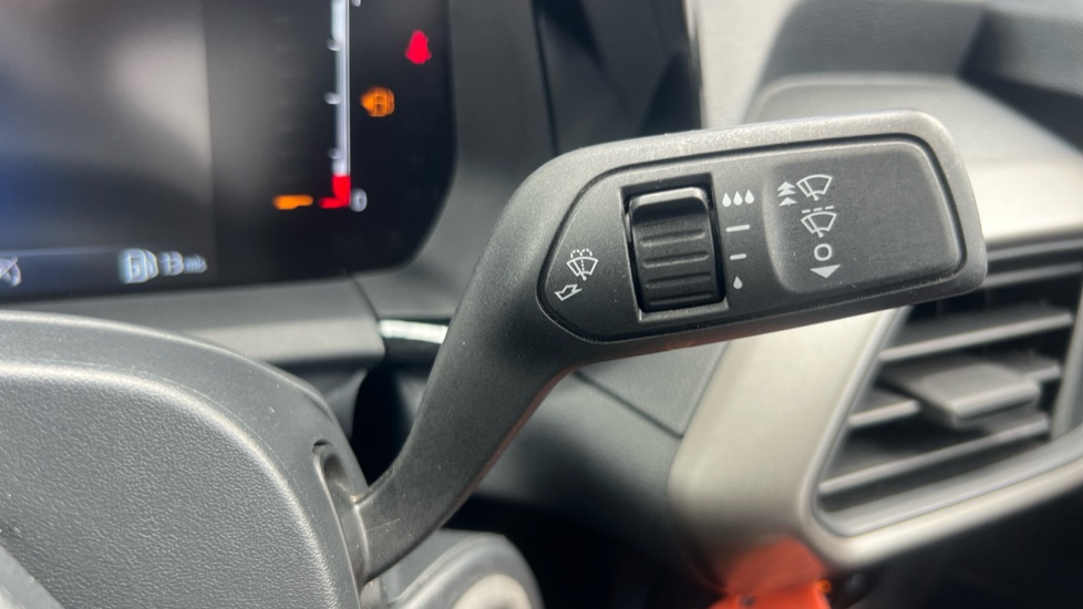 Ford Transit Courier Petrol 1.0 EcoBoost Leader Van - Image 33