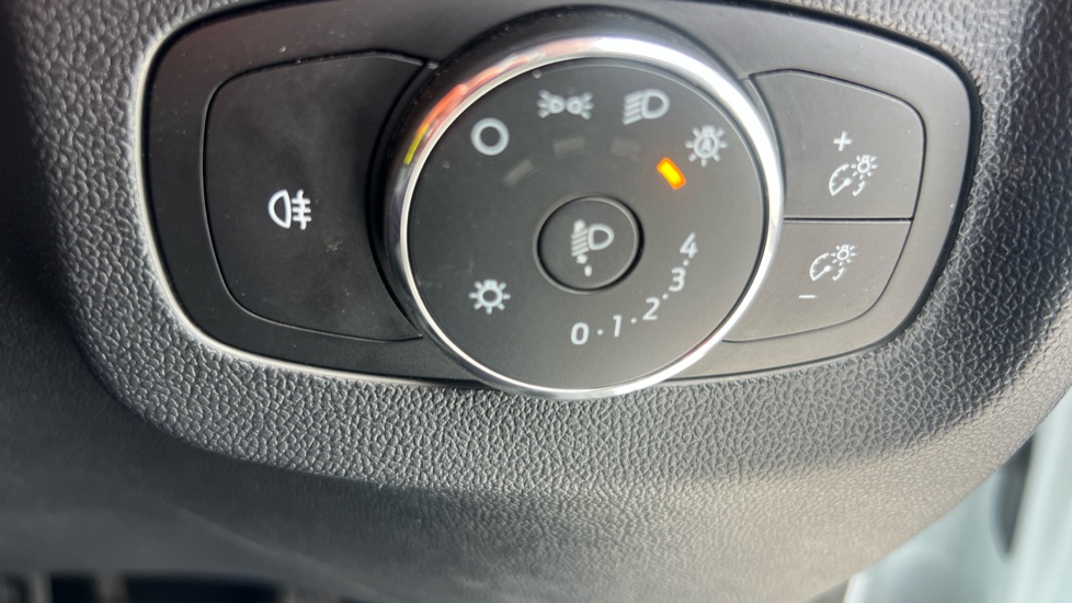 Ford Transit Courier Petrol 1.0 EcoBoost Leader Van - Image 34
