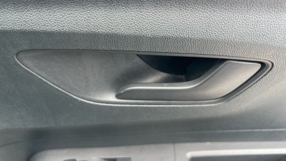 Ford Transit Courier Petrol 1.0 EcoBoost Leader Van - Image 35