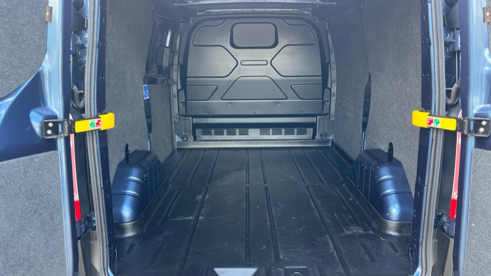 Ford Transit Custom 340 L1 Diesel Fwd 2.0 EcoBlue 130ps Low Roof Trail Van - Image 4