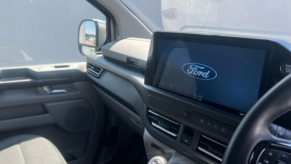 Ford Transit Custom 300 L1 Diesel Fwd 2.0 EcoBlue 136ps H1 Van Limited - Image 14