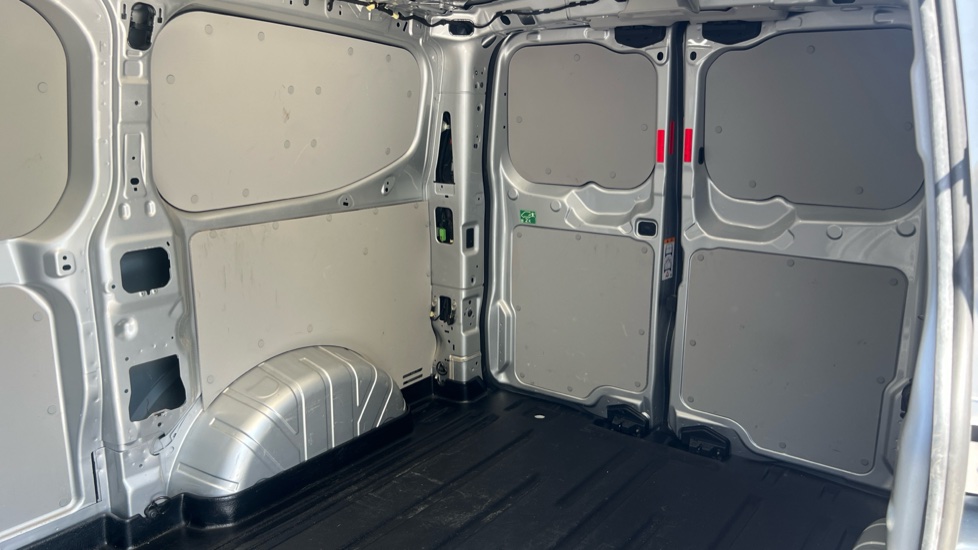 Ford Transit Custom 300 L1 Diesel Fwd 2.0 EcoBlue 136ps H1 Van Limited - Image 16