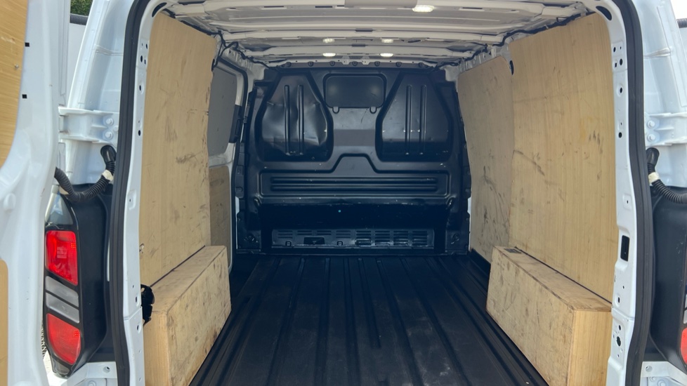 Ford Transit Custom 300 L1 Diesel Fwd 2.0 EcoBlue 136ps H1 Van Limited - Image 4
