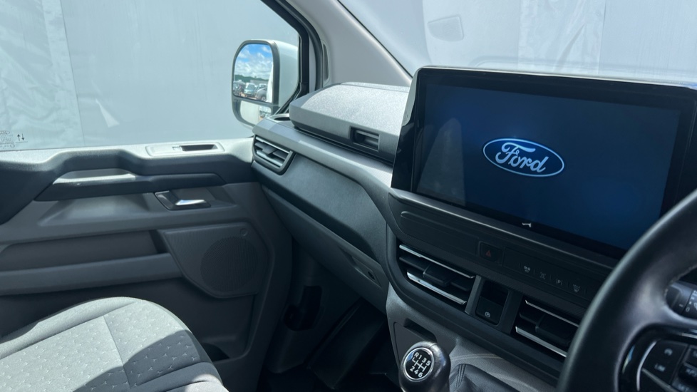Ford Transit Custom 300 L1 Diesel Fwd 2.0 EcoBlue 136ps H1 Van Limited - Image 14