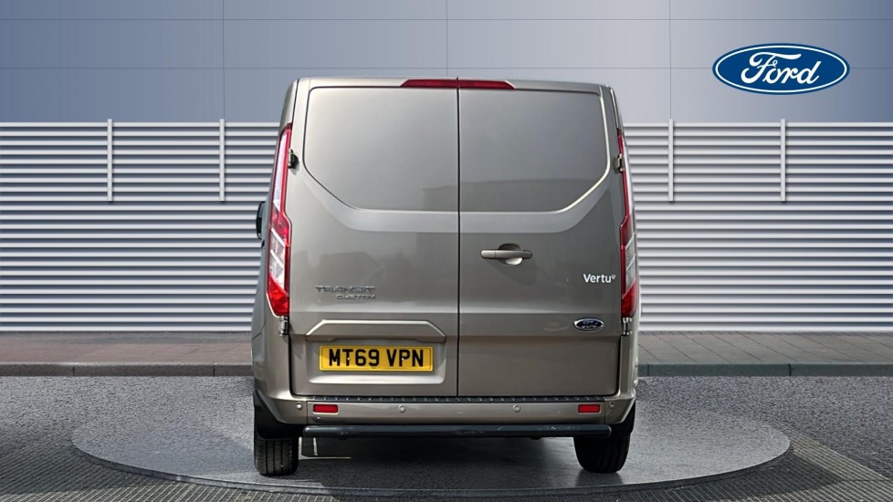 Ford Transit Custom 300 L1 Diesel Fwd 2.0 EcoBlue 130ps Low Roof D/Cab Limited Van Auto - Image 6