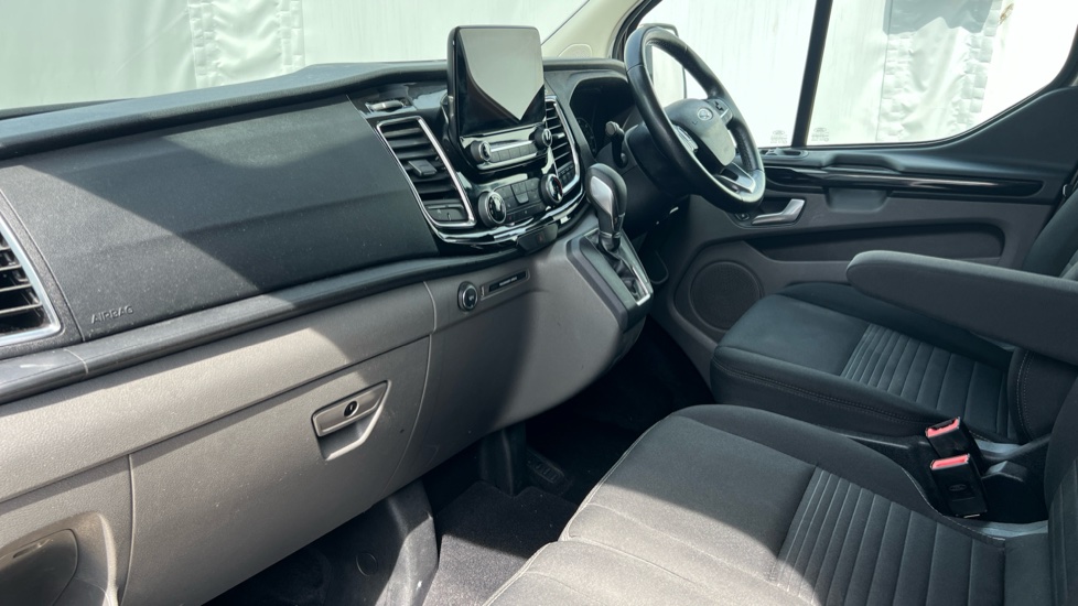 Ford Transit Custom 300 L1 Diesel Fwd 2.0 EcoBlue 130ps Low Roof D/Cab Limited Van Auto - Image 9