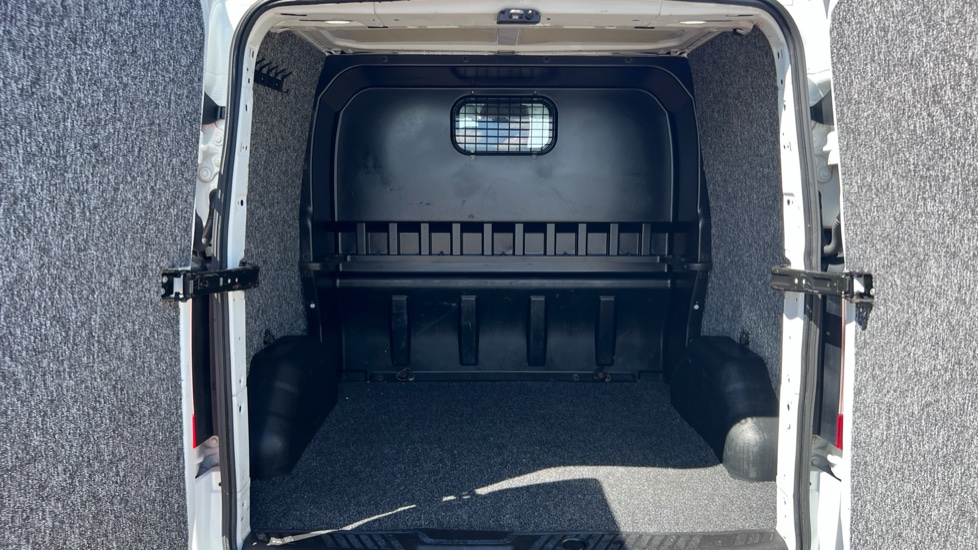 Ford Transit Custom 300 L1 Diesel Fwd 2.0 EcoBlue 170ps Low Roof D/Cab Limited Van Auto - Image 4