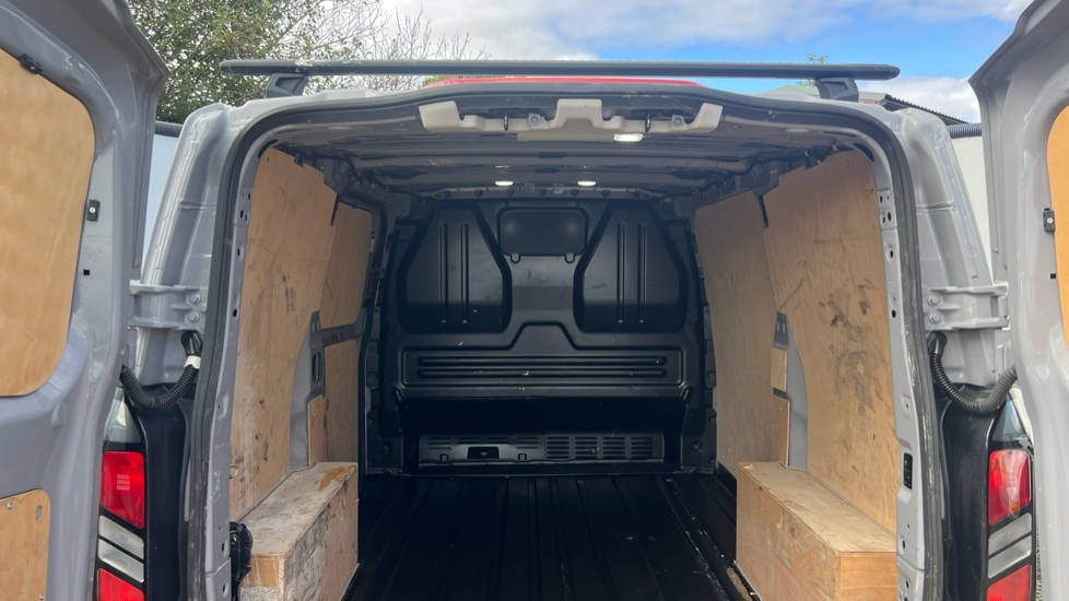Ford Transit Custom 300 L1 Diesel Fwd 2.0 EcoBlue 170ps H1 Van Limited Auto - Image 4