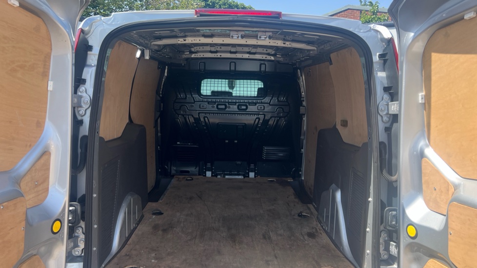 Ford Transit Connect 250 L2 Diesel 1.5 EcoBlue 120ps Limited Van - Image 4