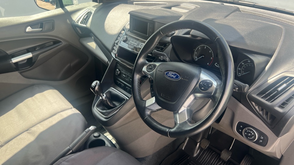 Ford Transit Connect 250 L2 Diesel 1.5 EcoBlue 120ps Limited Van - Image 11
