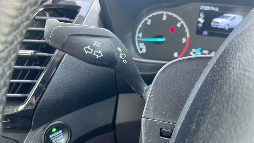 Ford Transit Connect 250 L2 Diesel 1.5 EcoBlue 120ps Limited Van - Image 30