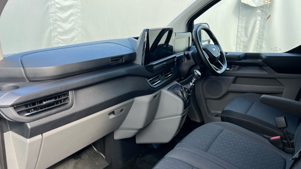Ford Transit Custom 280 L1 Diesel Fwd 2.0 EcoBlue 136ps H1 Van Limited - Image 9