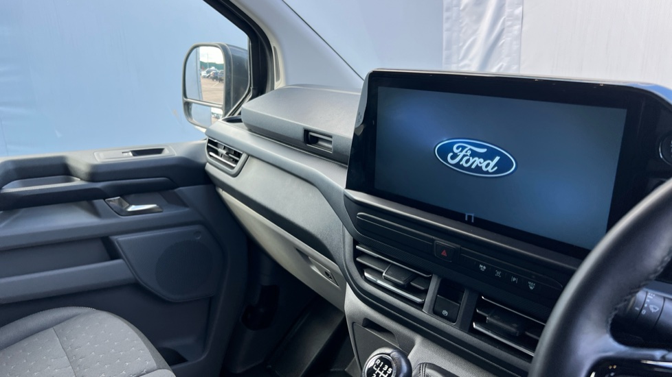 Ford Transit Custom 280 L1 Diesel Fwd 2.0 EcoBlue 136ps H1 Van Limited - Image 14