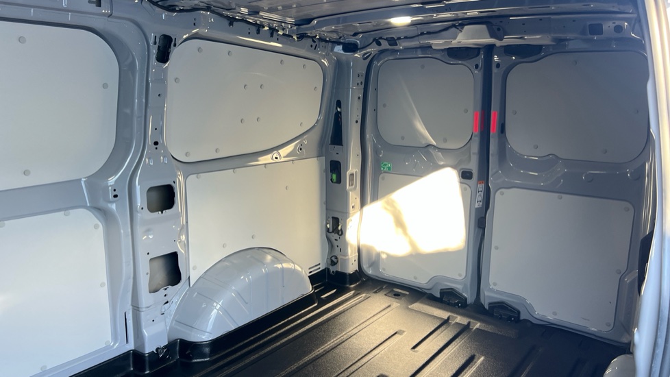 Ford Transit Custom E-320 L1 Rwd 100kW 65kWh H1 Van Limited Auto - Image 16