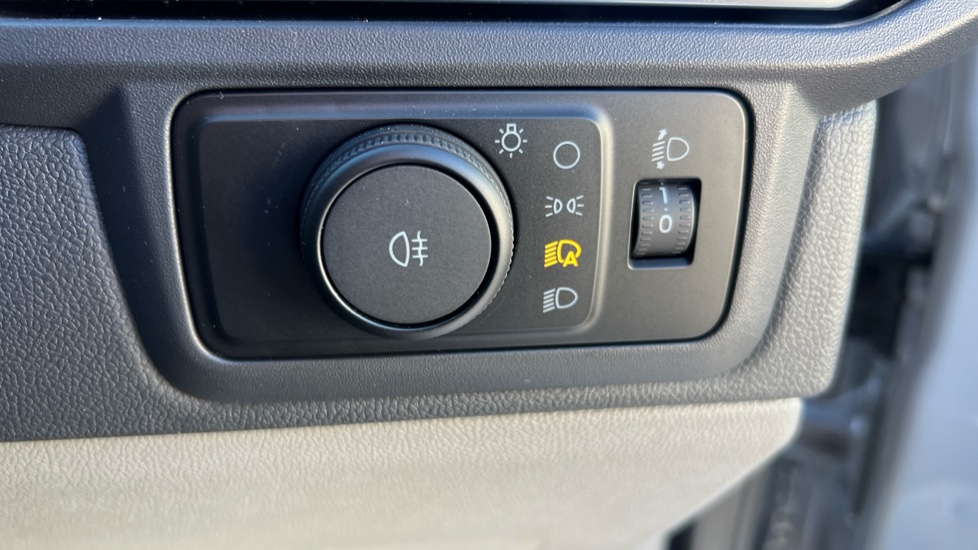 Ford Transit Custom E-320 L1 Rwd 100kW 65kWh H1 Van Limited Auto - Image 34