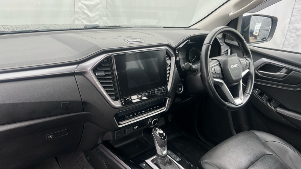Isuzu D-Max Diesel 1.9 DL40 Double Cab 4x4 Auto - Image 9