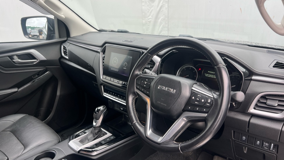 Isuzu D-Max Diesel 1.9 DL40 Double Cab 4x4 Auto - Image 11
