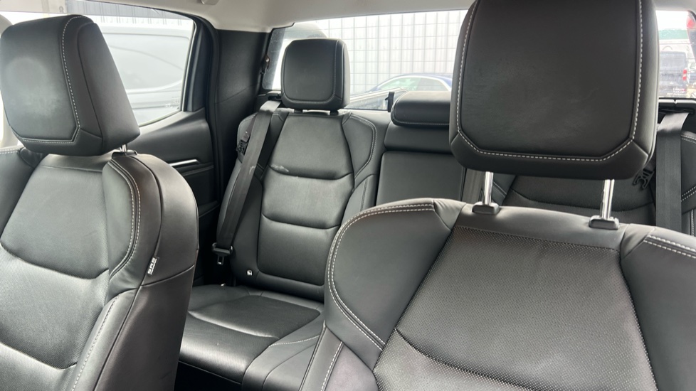 Isuzu D-Max Diesel 1.9 DL40 Double Cab 4x4 Auto - Image 15