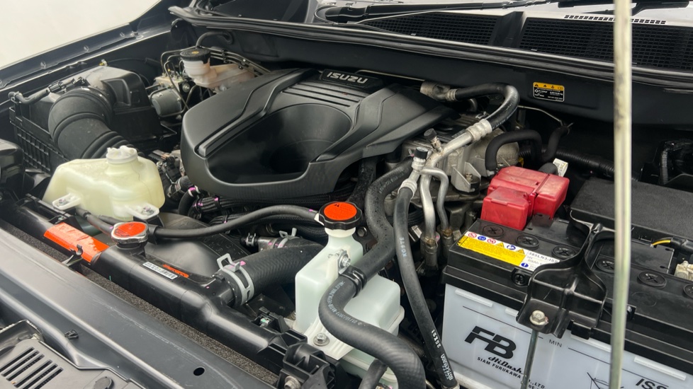 Isuzu D-Max Diesel 1.9 DL40 Double Cab 4x4 Auto - Image 21
