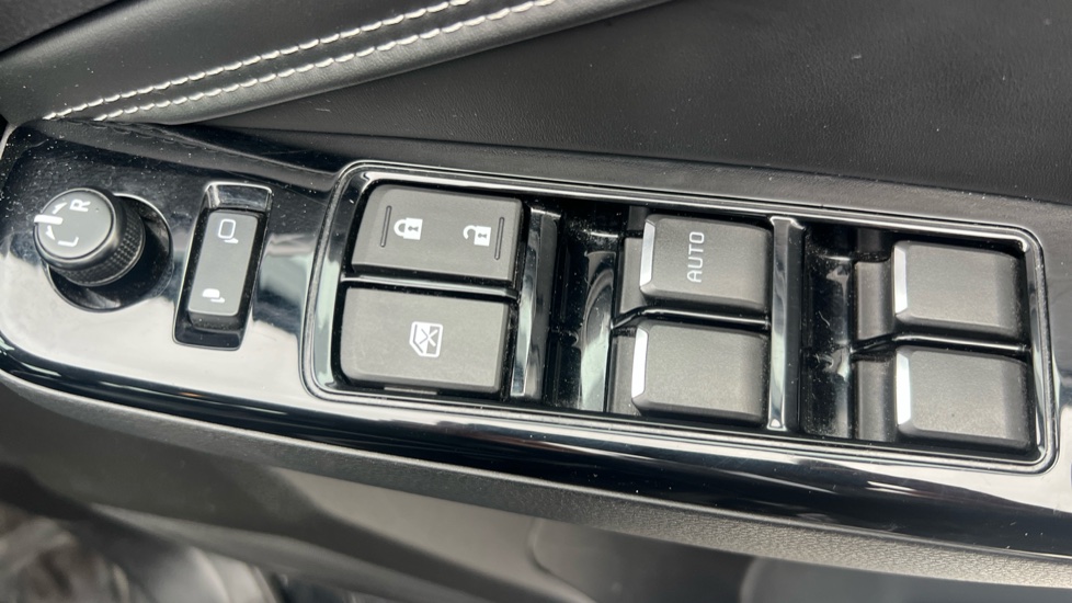Isuzu D-Max Diesel 1.9 DL40 Double Cab 4x4 Auto - Image 22