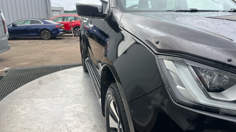 Isuzu D-Max Diesel 1.9 DL40 Double Cab 4x4 Auto - Image 30