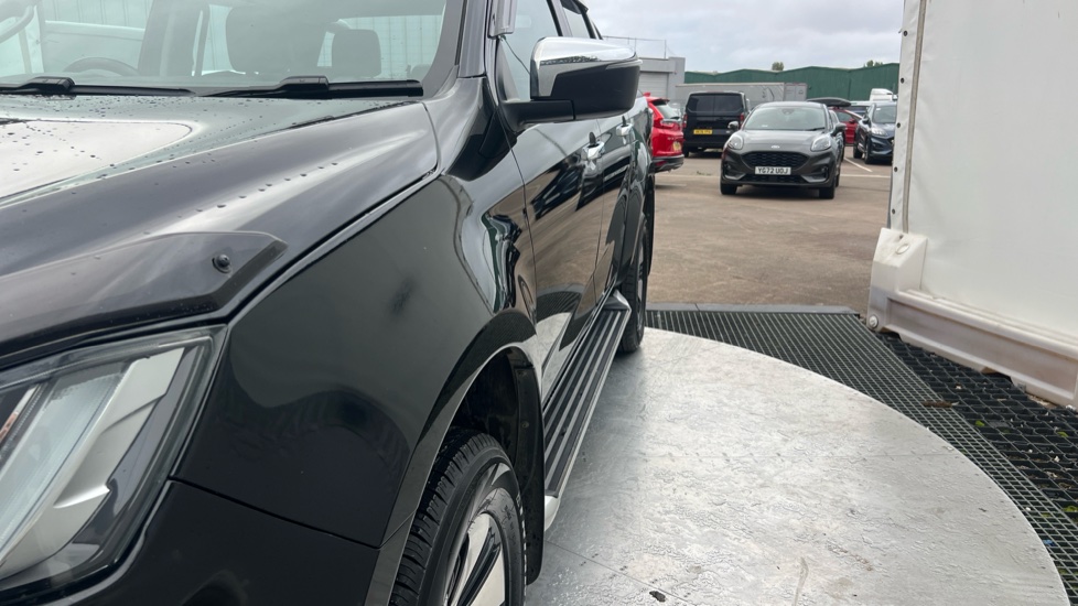 Isuzu D-Max Diesel 1.9 DL40 Double Cab 4x4 Auto - Image 31