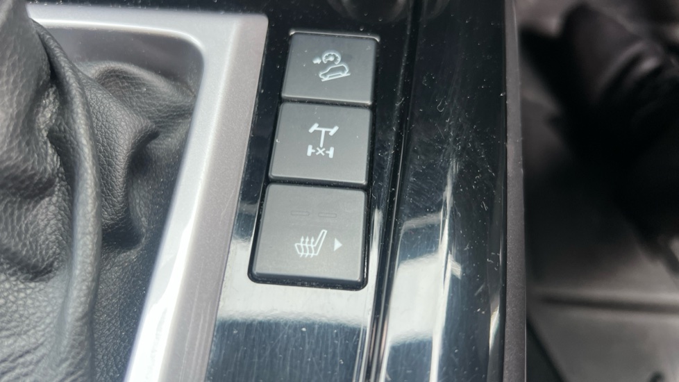 Isuzu D-Max Diesel 1.9 DL40 Double Cab 4x4 Auto - Image 40