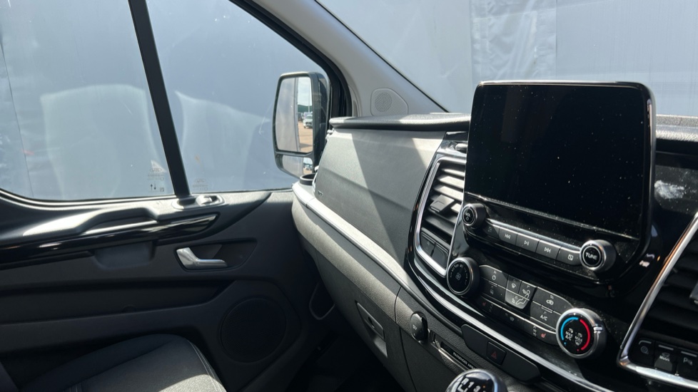 Ford Transit Custom 280 L1 Diesel Fwd 2.0 EcoBlue 130ps Low Roof Limited Van - Image 14