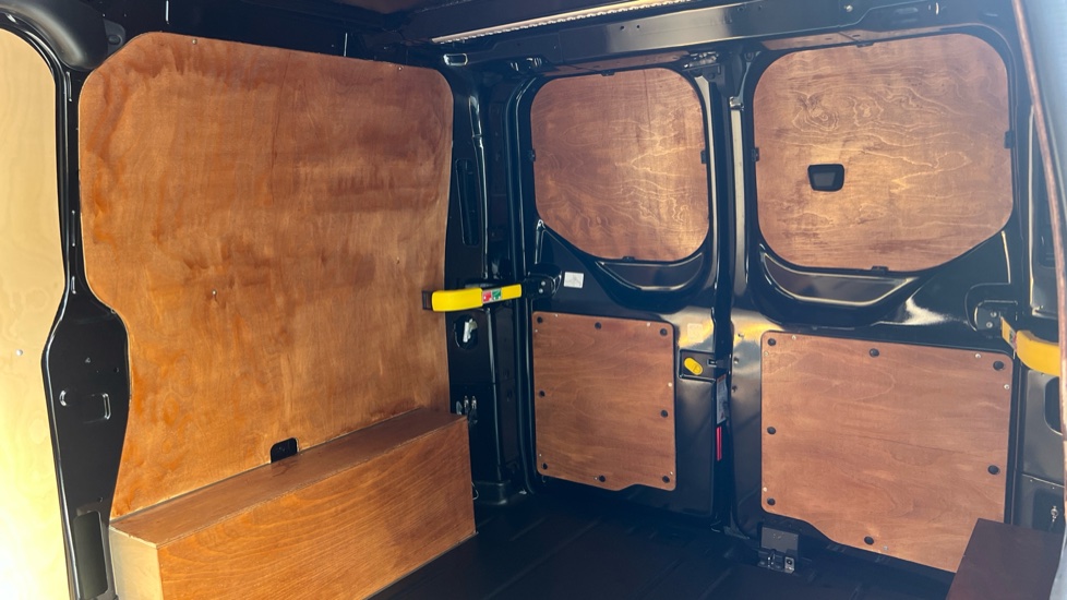Ford Transit Custom 280 L1 Diesel Fwd 2.0 EcoBlue 130ps Low Roof Limited Van - Image 16