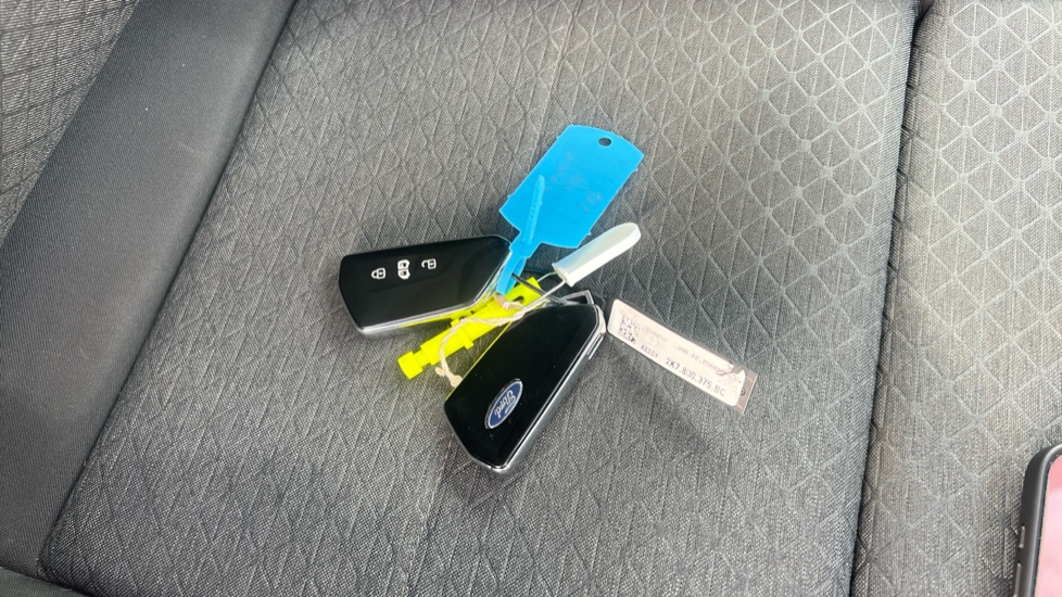 Ford Transit Connect 230 L2 Diesel 2.0 EcoBlue 102ps Limited Van - Image 19