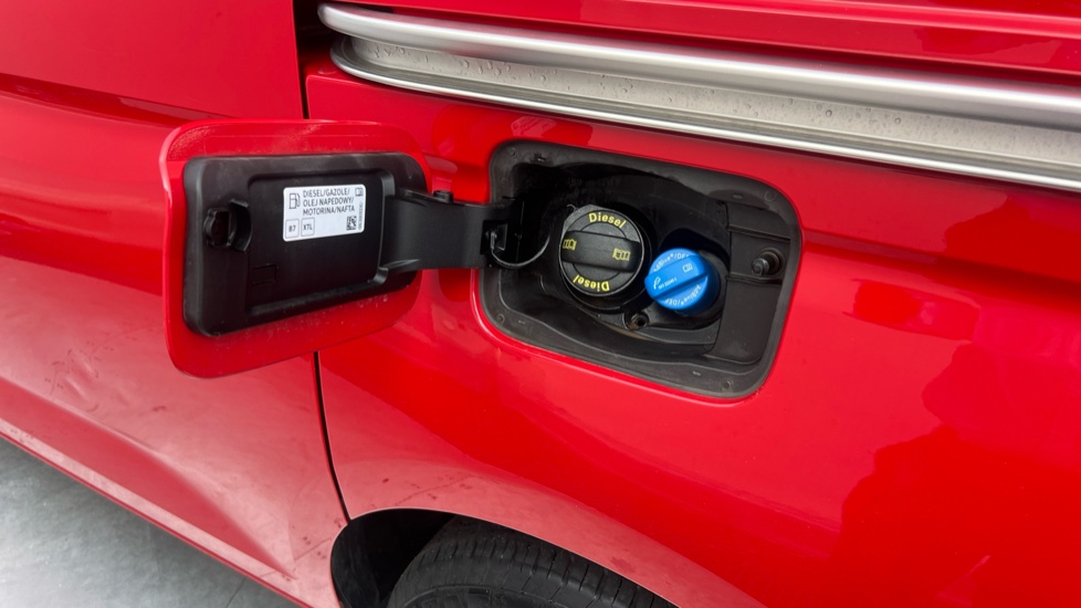 Ford Transit Connect 230 L2 Diesel 2.0 EcoBlue 102ps Limited Van - Image 28