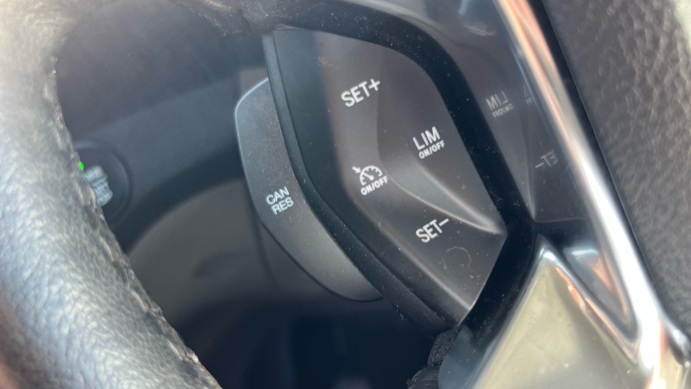 Ford Transit Connect 240 L1 Diesel 1.5 EcoBlue 100ps Limited Van - Image 32