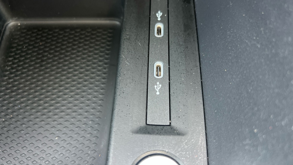 Ford Transit Connect 250 L2 Petrol 1.5 EcoBoost PHEV 150 Trend Van Auto - Image 29