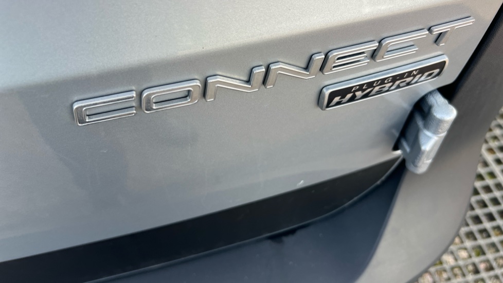 Ford Transit Connect 250 L2 Petrol 1.5 EcoBoost PHEV 150 Trend Van Auto - Image 42