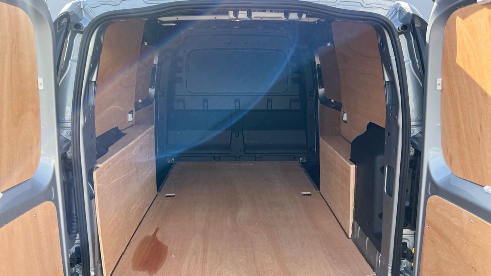Ford Transit Connect 250 L2 Petrol 1.5 EcoBoost PHEV 150 Trend Van Auto - Image 4